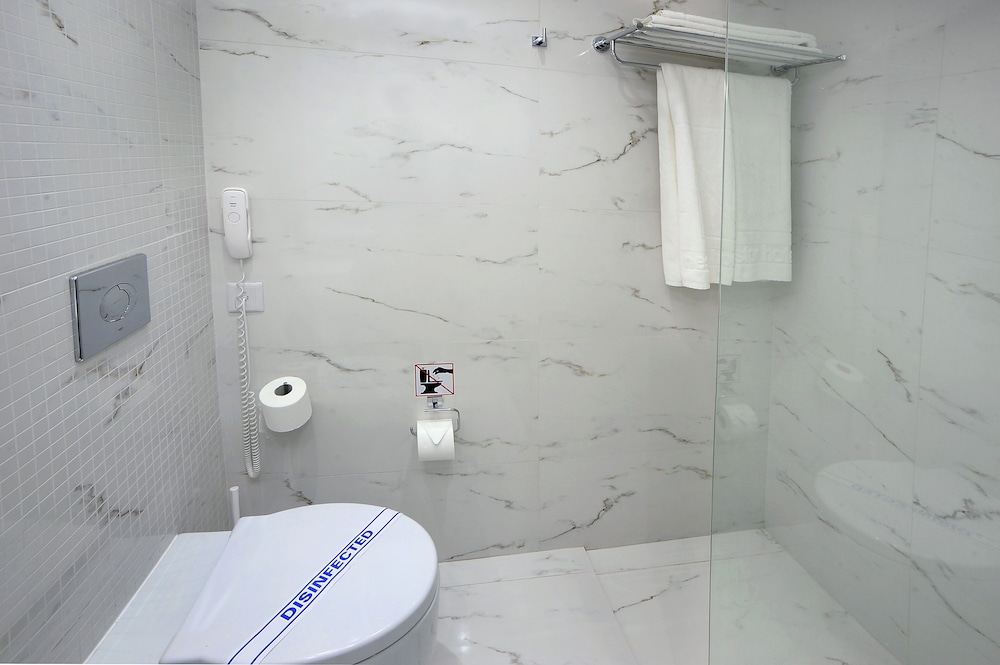 Deluxe Room, 1 Bedroom, Partial Sea View