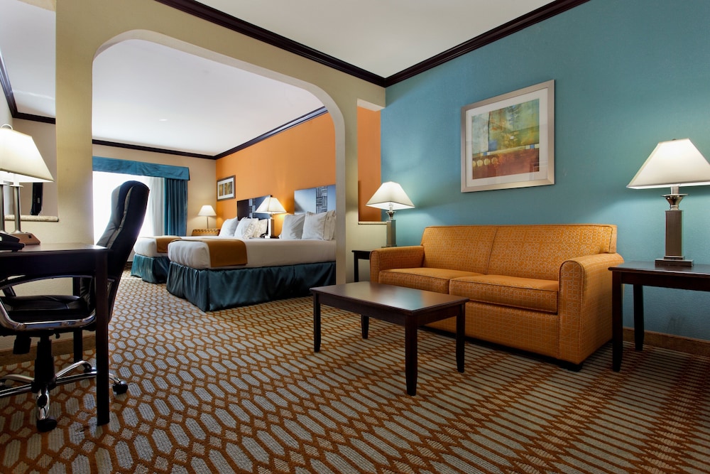 Suite, 2 Queen Beds (Additional Living Area) - Photo 1