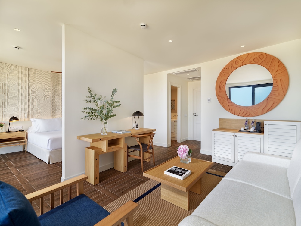 Suite Imperial Tarraco (2 adults + 2 children) photo 3