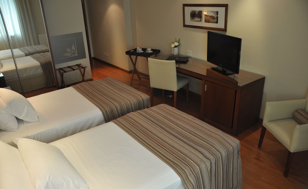 Executive Twin Room, 2 Twin Beds, Ensuite photo 2