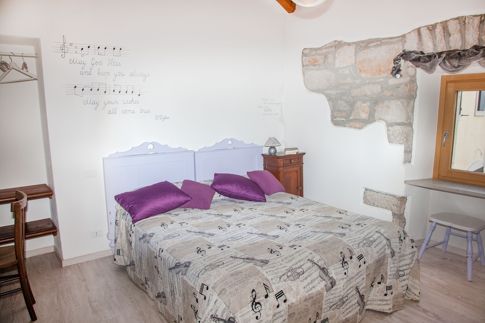 Traditional Double Room, Courtyard View (Sinfonia) photo 1