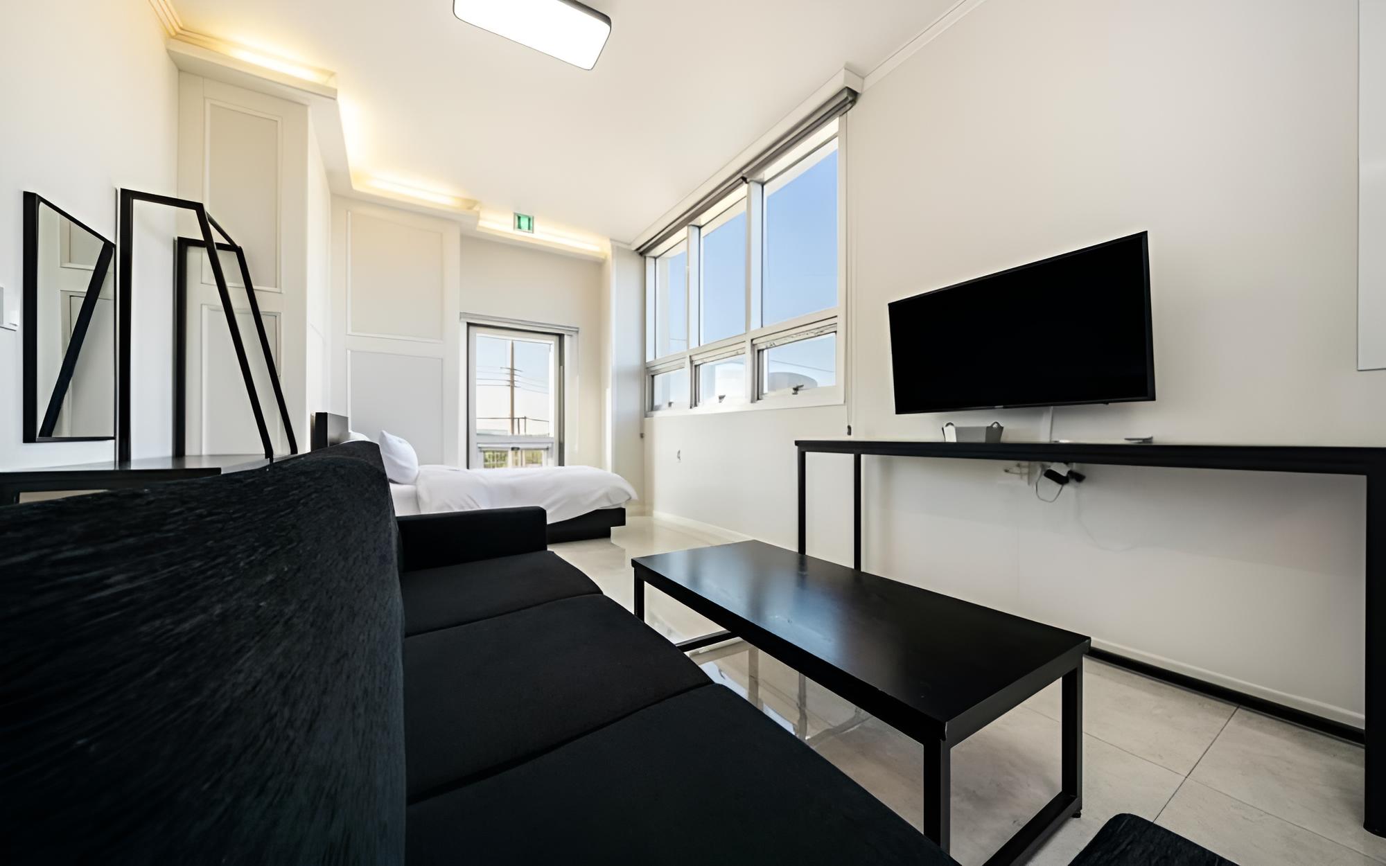 Room (Room 101) - Photo 3
