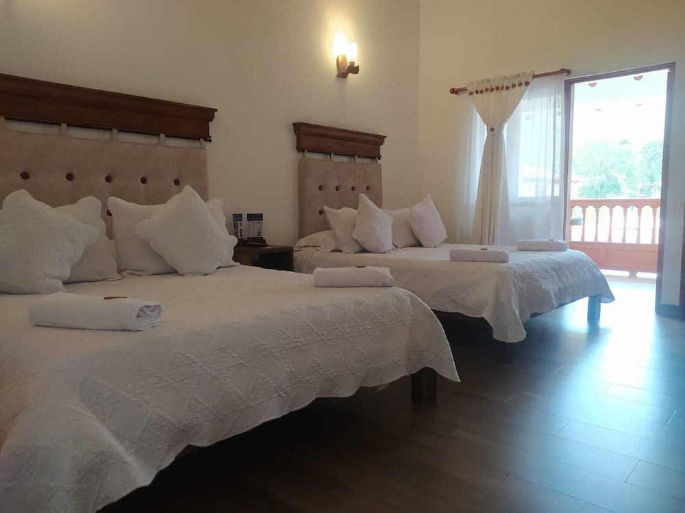 Deluxe Quadruple Room - Photo 1