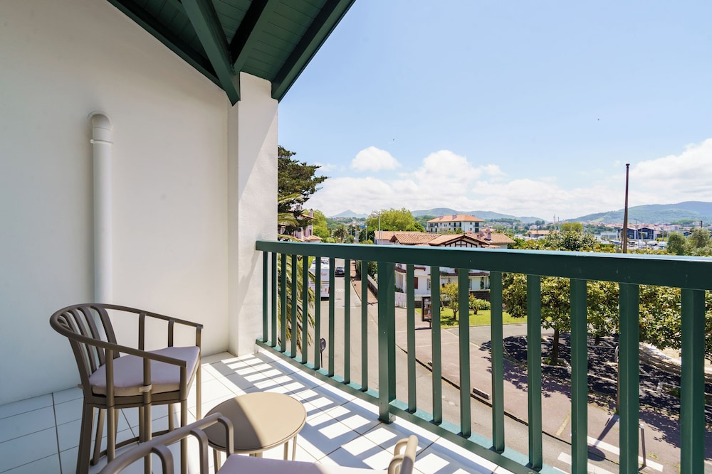 Superior Double Room, Balcony photo 2