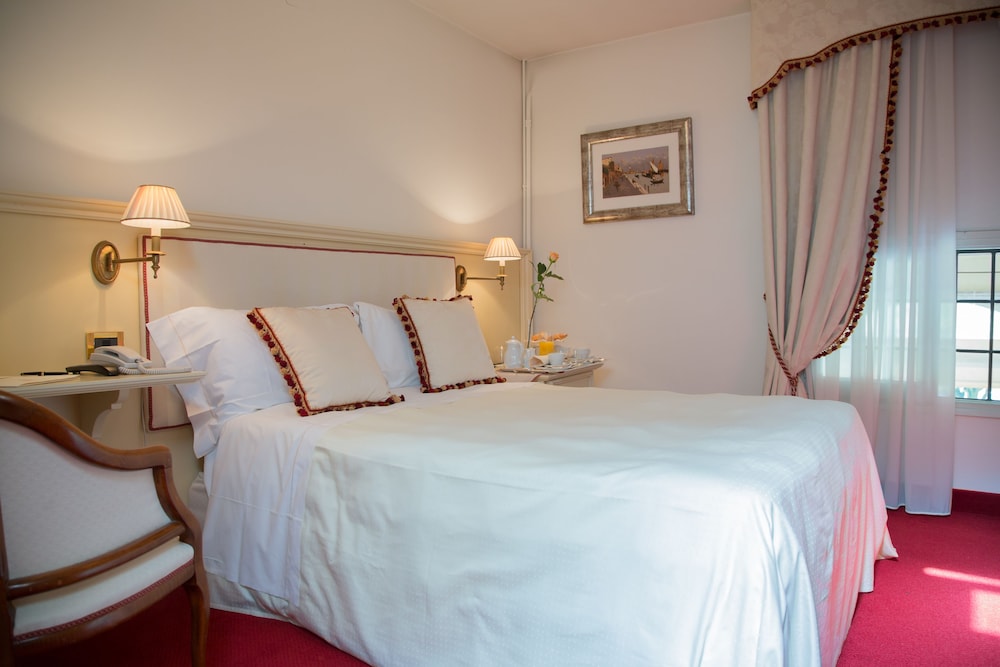 Classic Double Room Single Use - Photo 7