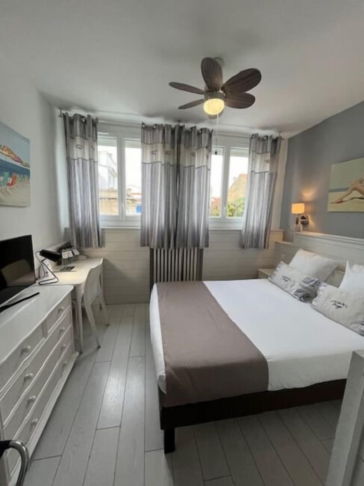 Standard Triple Room photo 2