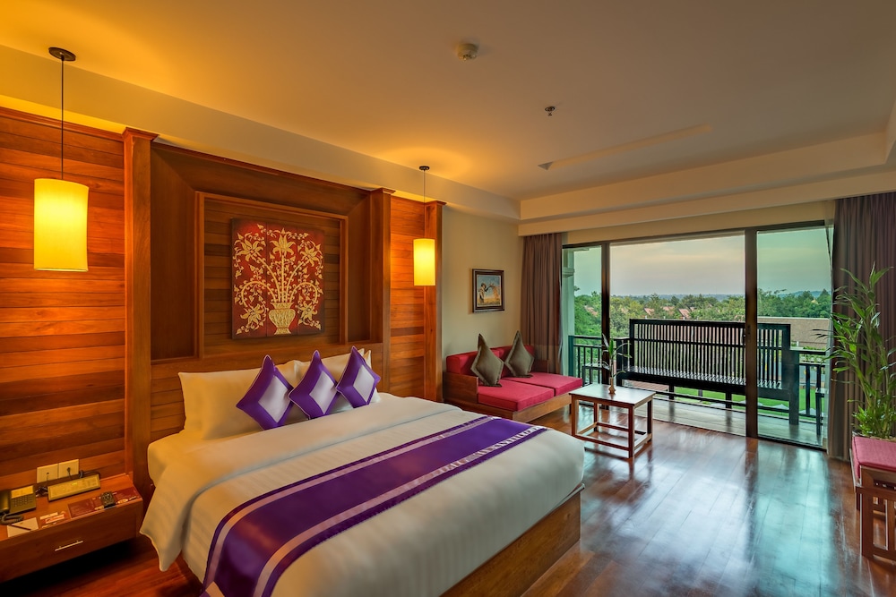The Miracle Suites - Photo 1