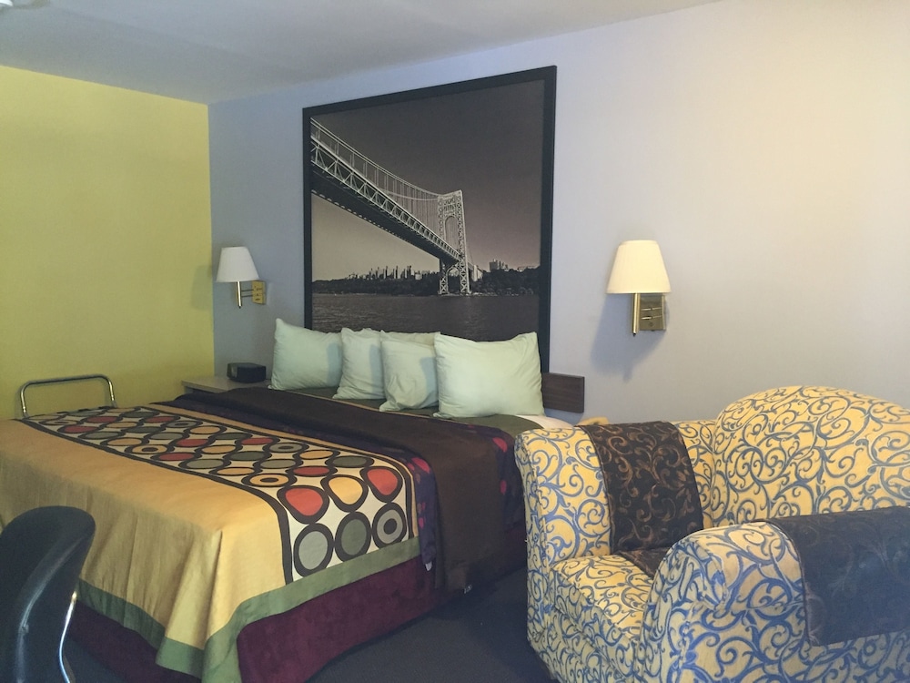 No Pets Allowed, Basic Room, 1 Queen Bed, Smoking photo 2