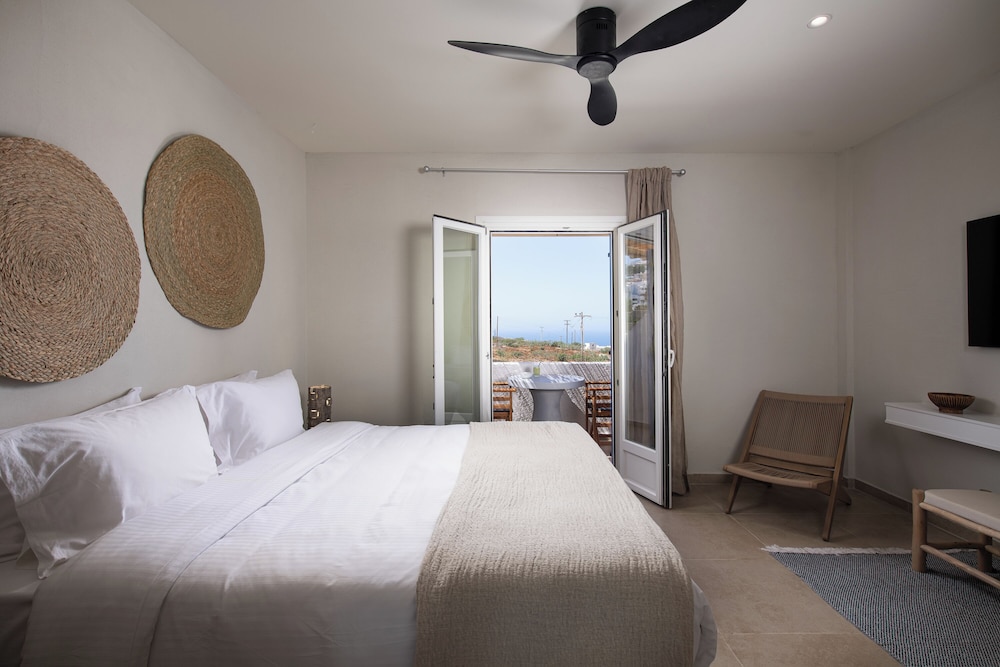 Comfort Plus Room with Pool View - Photo 1