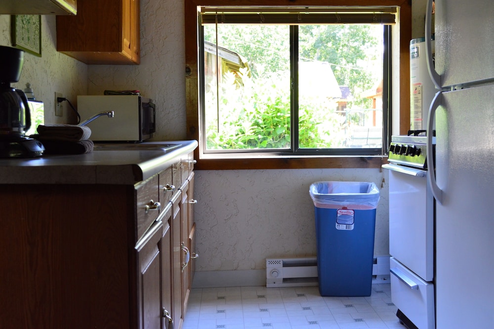 Cabin, 1 Bedroom (Birch @ Wildwood - Not Pet Friendly) photo 2