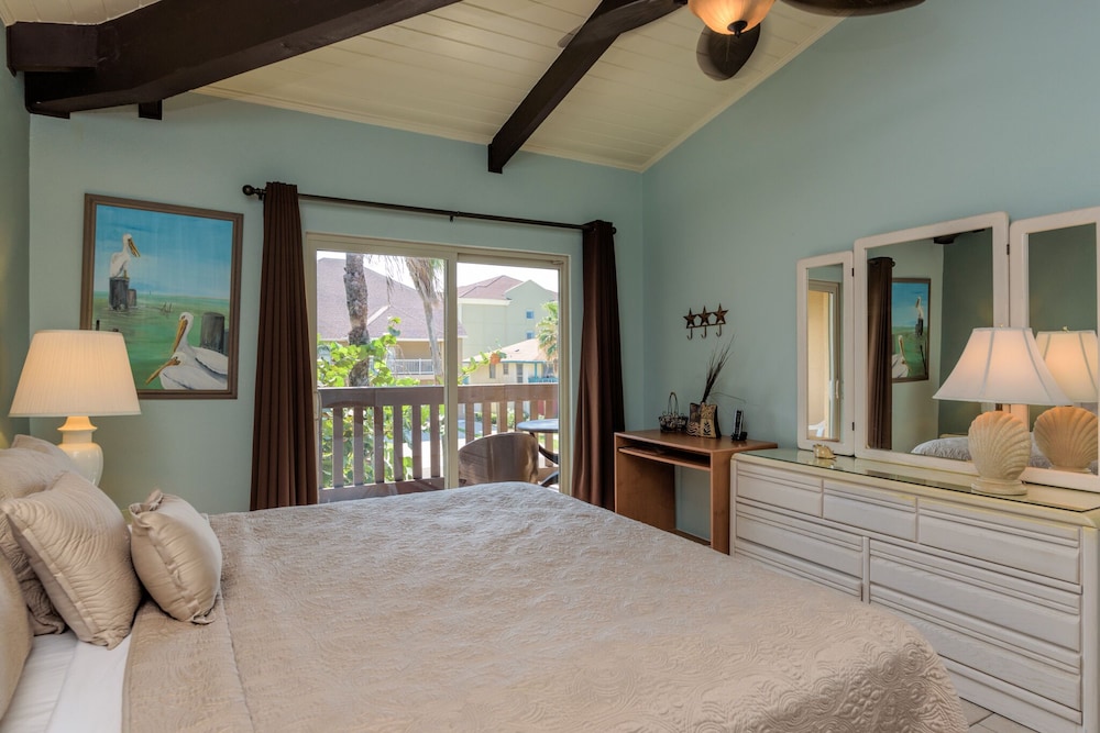 Standard Condo, 1 King Bed with Sofa bed, Balcony, Resort View photo 3