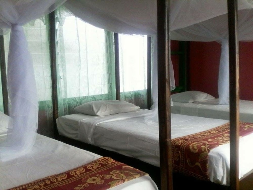 Shared Dormitory, 1 Twin Bed, Shared Bathroom photo 3