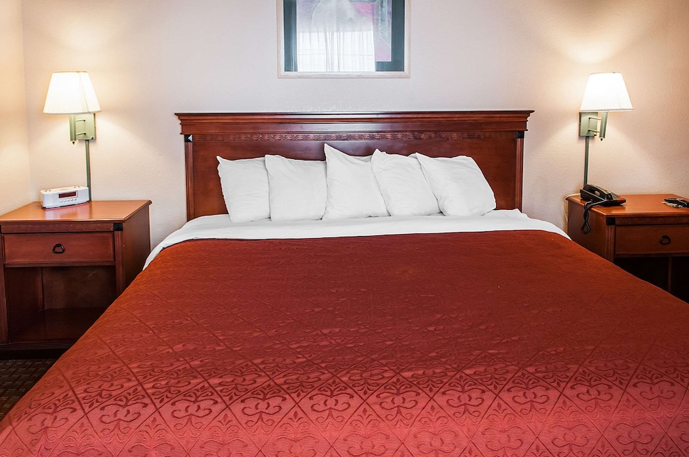 Suite, 1 King Bed, Non Smoking (Upgrade) photo 2