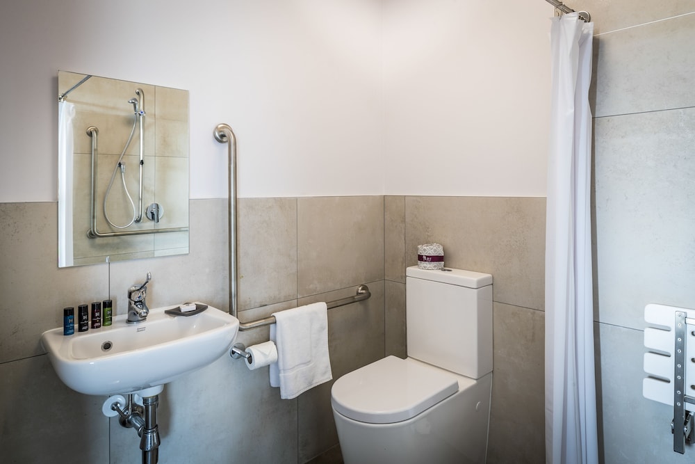One Bedroom Suite - Photo 10