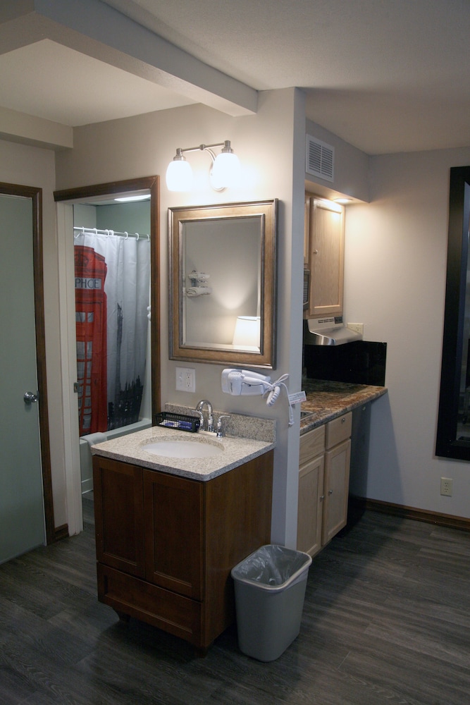 Basic Triple Room, City View photo 1
