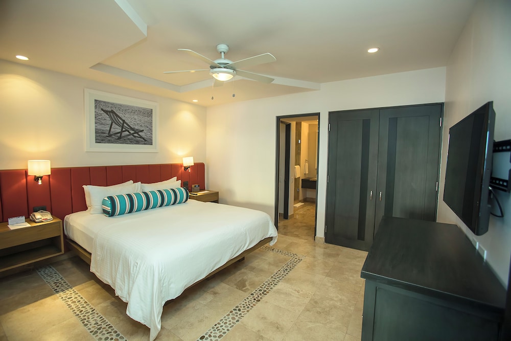 Luxury Suite, 2 Bedrooms - Photo 6