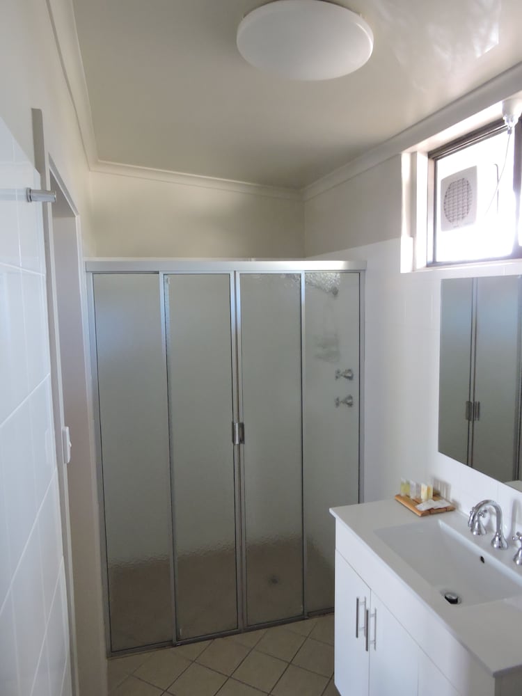 Deluxe Large Twin Room photo 2