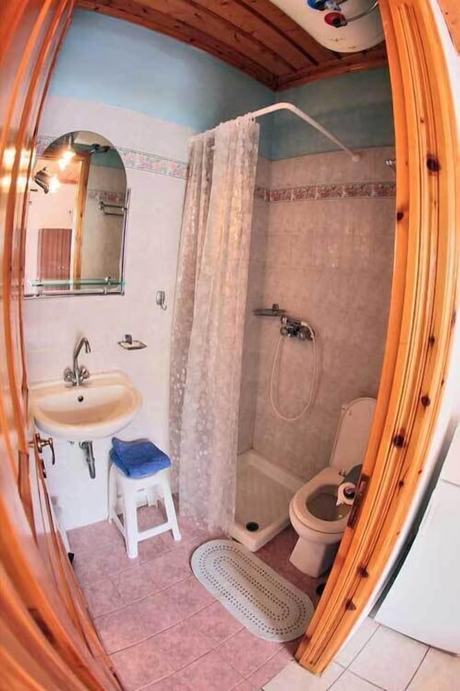 Economy Double or Twin Room - Photo 3