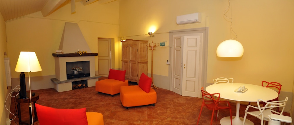 Deluxe Suite photo 2