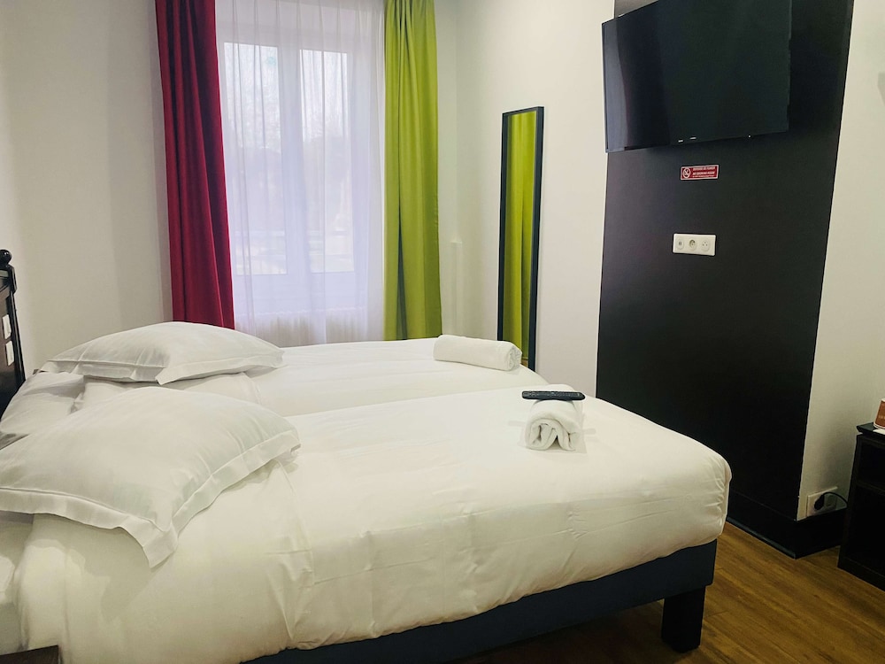 Standard Room, 2 Twin Beds photo 3