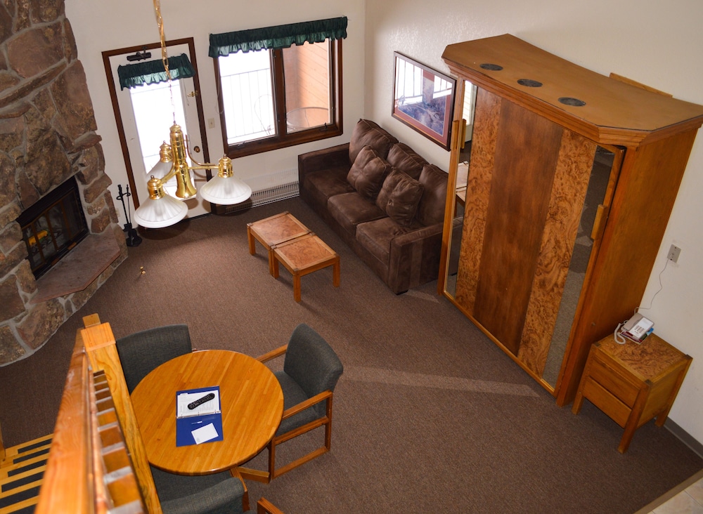 Loft (No Air Conditioning) - Photo 3