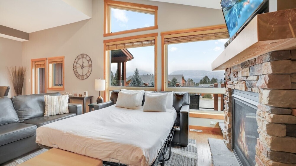 Luxury Townhome photo 3