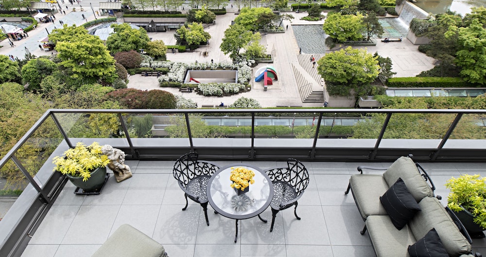 Penthouse, Balcony (14th Floor) - Photo 2