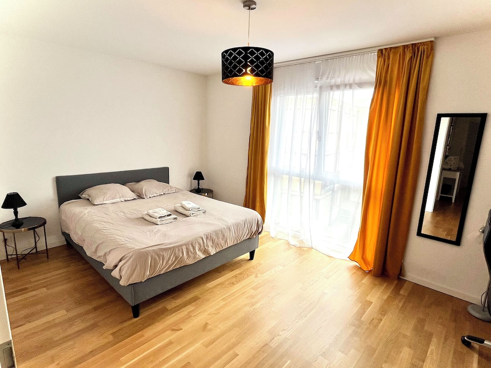Condo, 2 Bedrooms photo 2