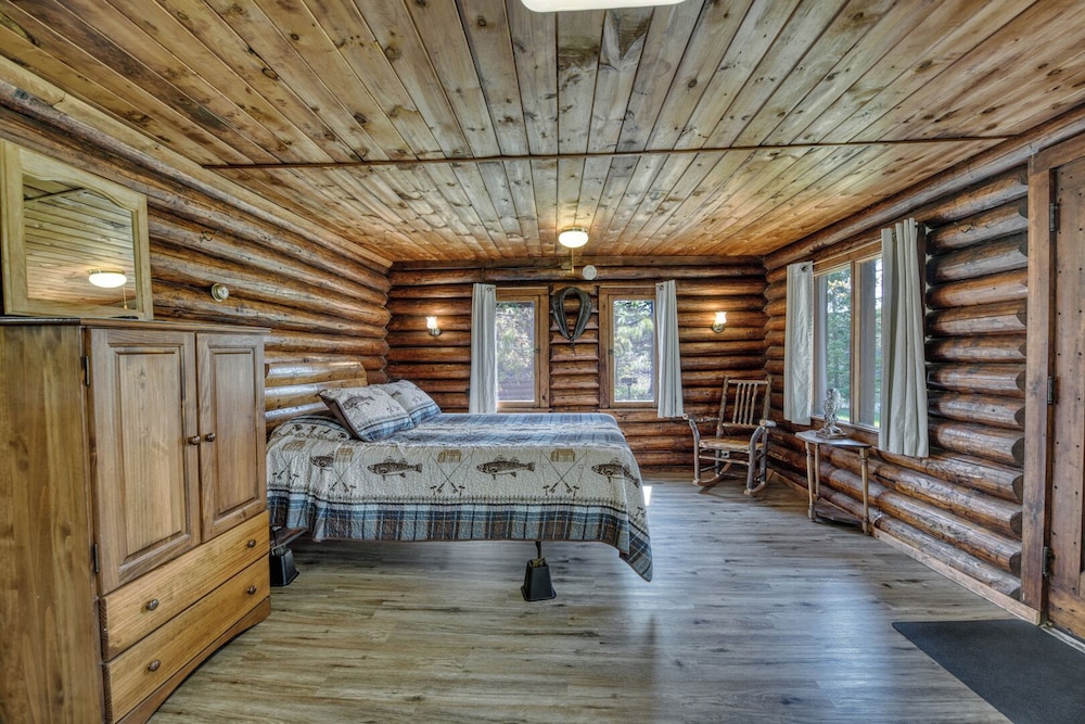Cabin 4 photo 1