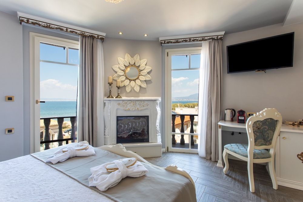 Junior Suite, Sea View - Photo 1