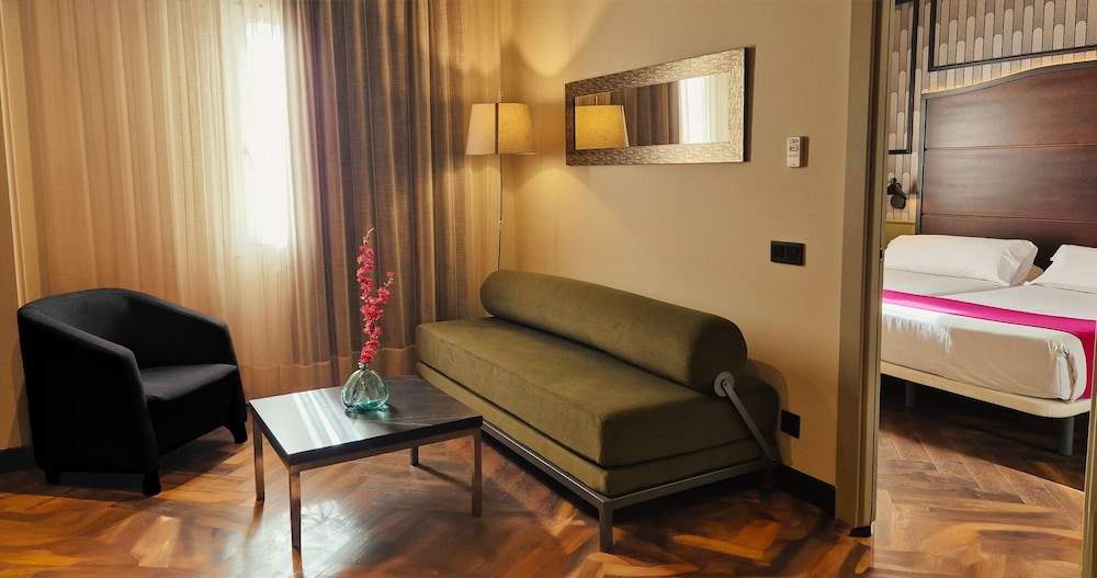 Standard Double Room - Photo 6