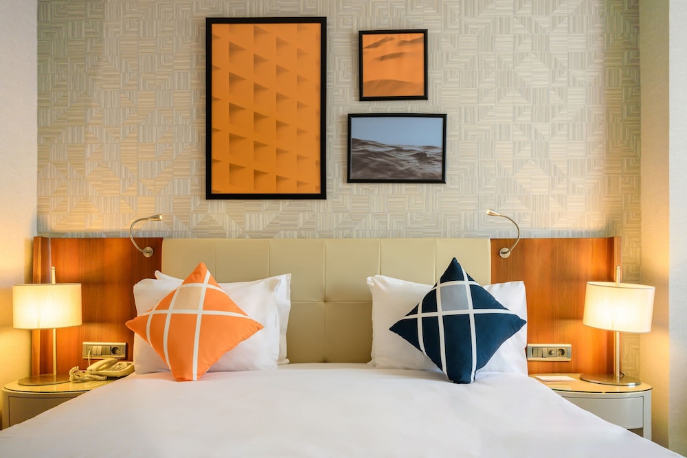 Room, 1 Queen Bed with Sofa bed