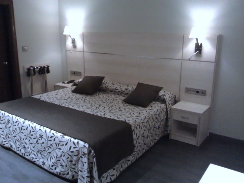 Double Room - Photo 2