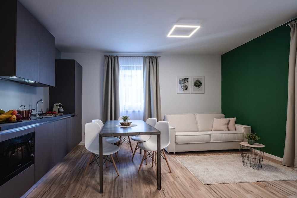 Apartment photo 1