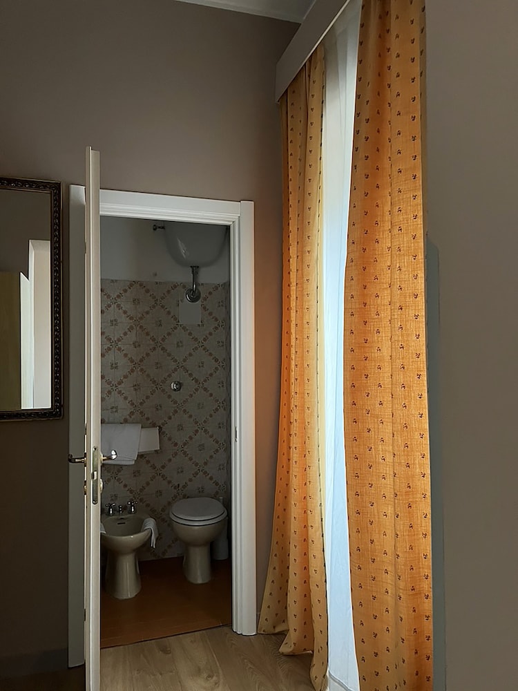 Economy Double Room Single Use photo 3