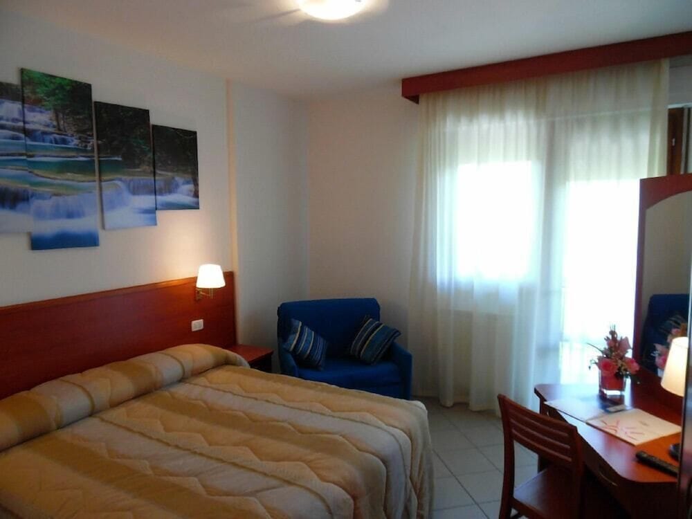 Double or Twin Room photo 1