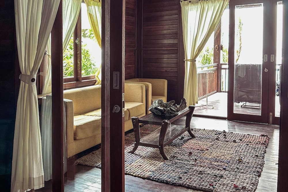 Superior Oceanview Group Stay - 2 Levels, Separate Entrances - Photo 21