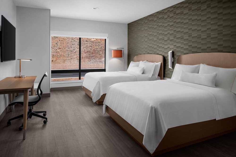 Studio, Multiple Beds - Photo 10