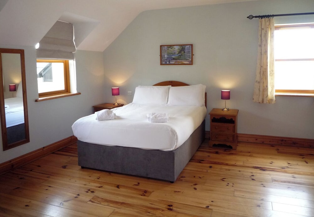 Dingle Courtyard Cottage no. 1