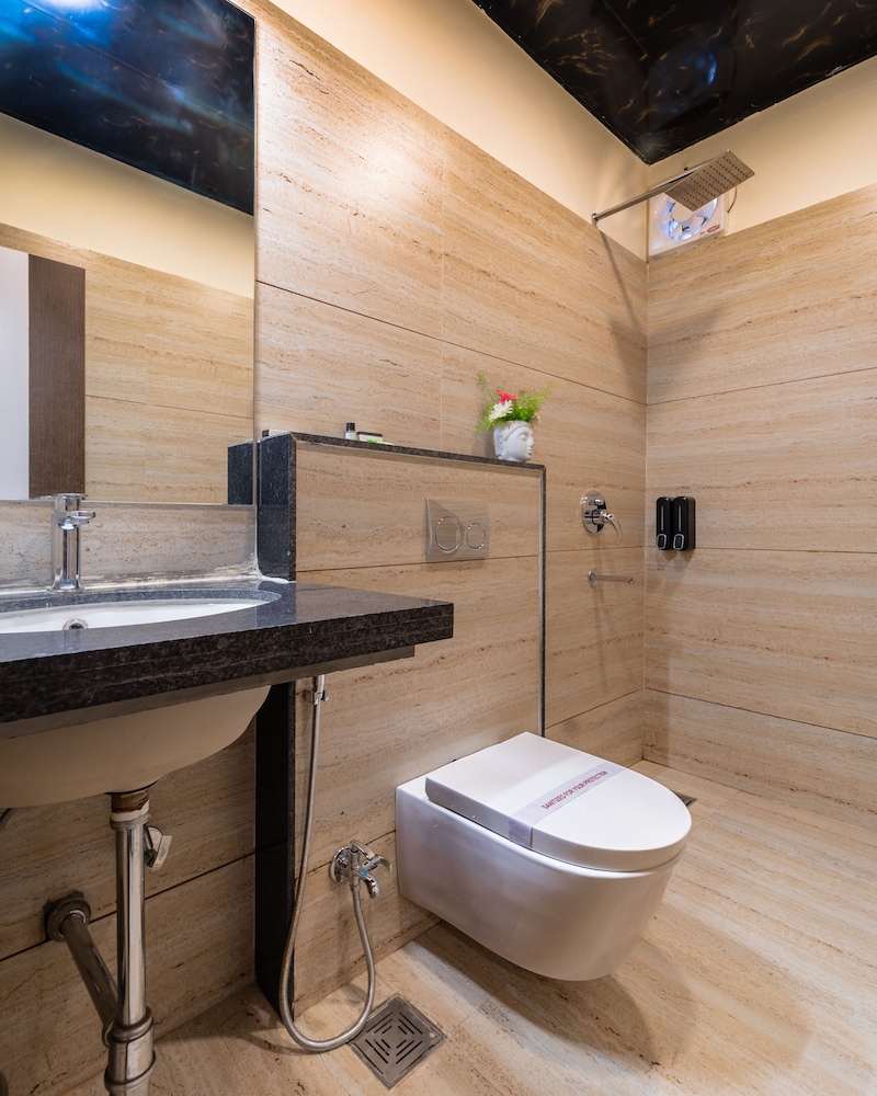 Standard Double Room - Photo 6