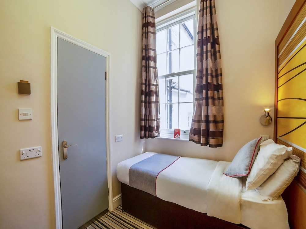 Standard Twin Room photo 2