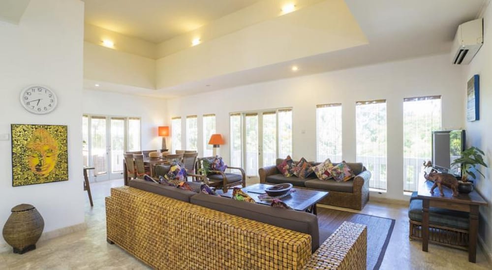 Penthouse, 3 Bedrooms, 2 Bathrooms photo 2