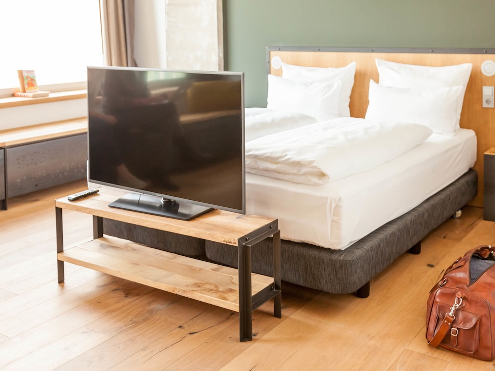Suite (M) photo 1