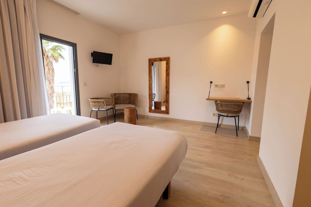 Habitación Doble Superior o Twin, Vista Parcial al Mar
