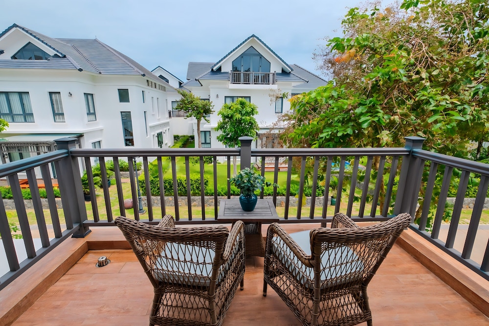 Junior Suite - Garden View ( Room In Villa ) thumbnail 6