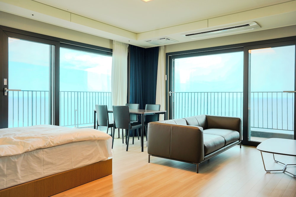 Room, 1 Bedroom, Balcony, Ocean View (Self Check-in) photo 1