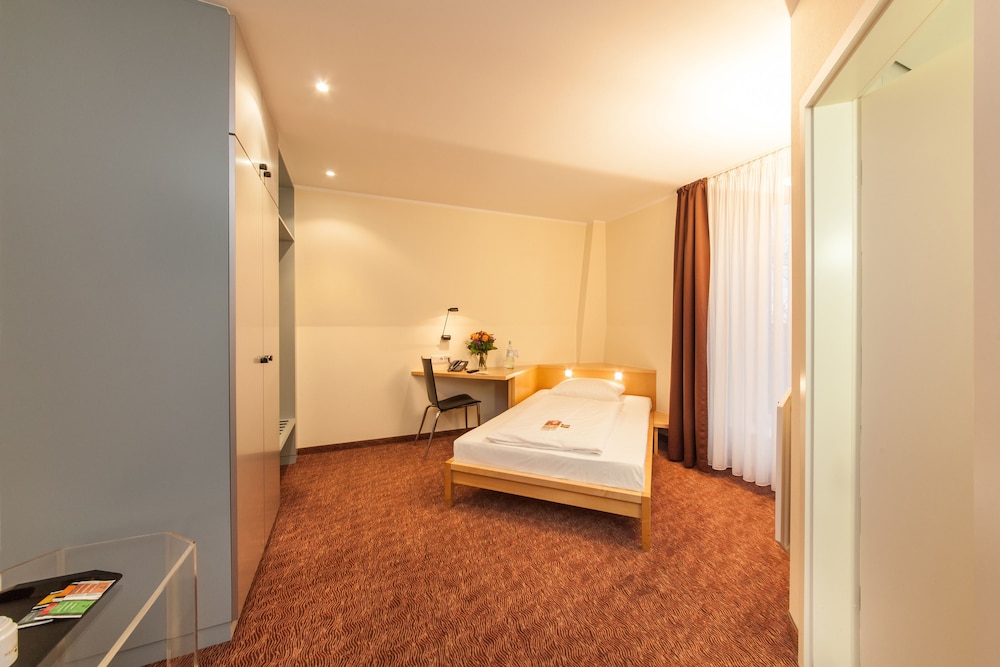 Business Single Room photo 3