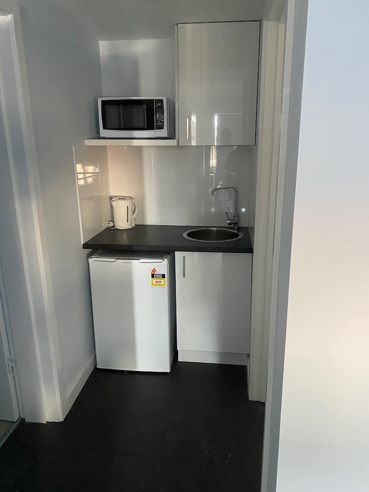 1 Bedroom Kitchenette photo 1