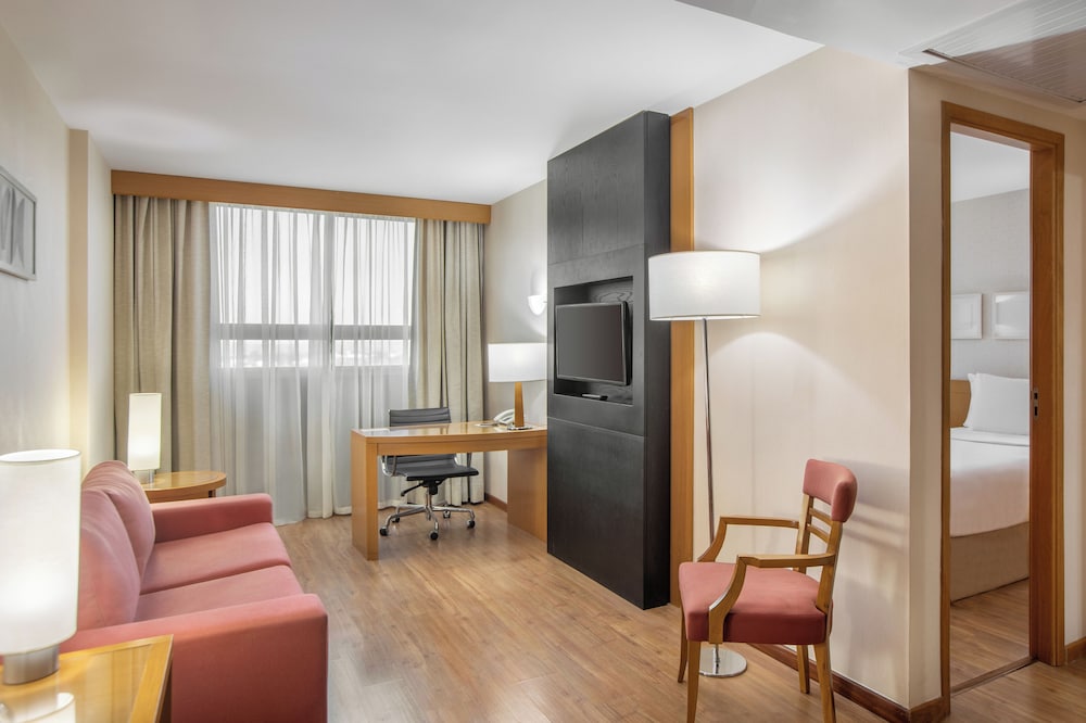 Standard Twin Room - Photo 2