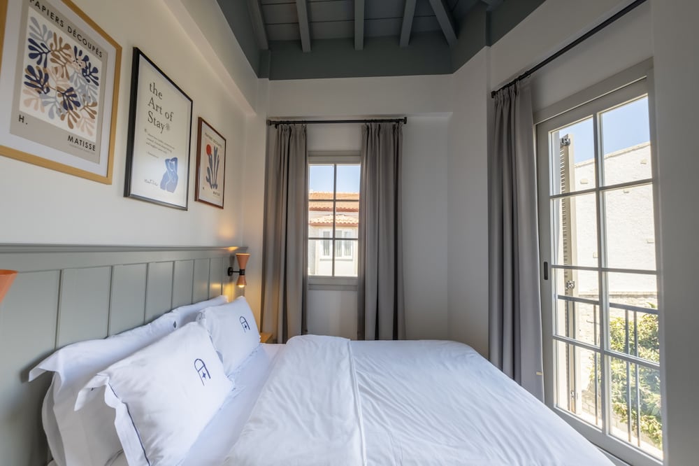 Standard Double Room - Photo 12